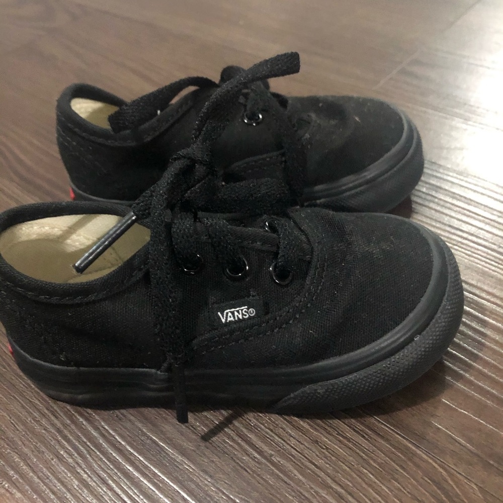 Blacked out toddler vans size 5c
